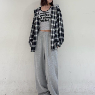 裏毛フードチェックシャツ×スウェットワイドパンツ