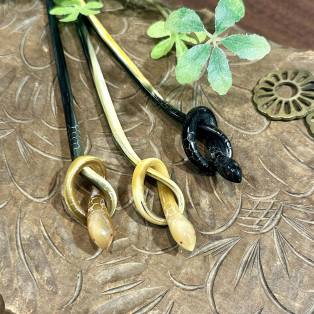 【アイテム紹介】牛骨角蛇締一本簪