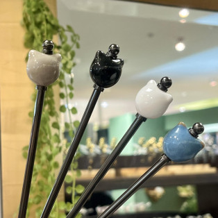 【アイテム紹介】猫型陶器玉かんざし