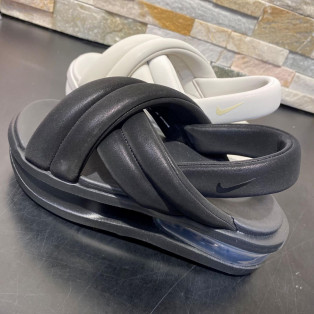 ★☆ NIKE 大人気のサンダル入荷しました ★☆