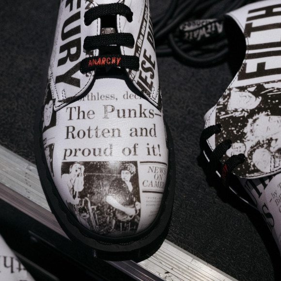 Dr.Martens × SEX PISTOLS 3ホールシューズ | ドクターマーチン