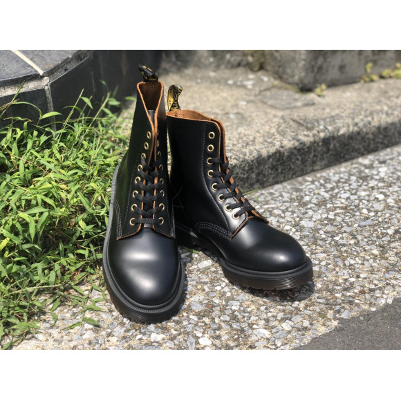 Dr.Martensヴィンテージ 1460 8ホールブーツ