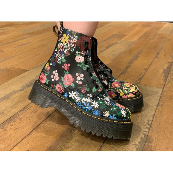 Dr.Martens　新作　厚底センタージップブーツ