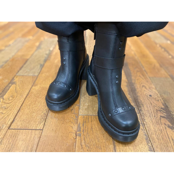Dr.Martens 新作　SPENCE HARNESS チェルシー ブーツ