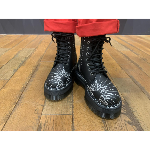 Dr.Martens 新作 JADON HI SOLAR FLARE 10 ホール ブーツ