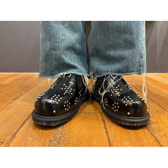 Dr.martens 新作　SAN STUD ミュール