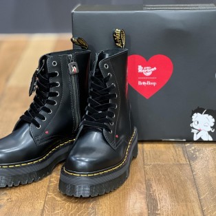 Dr.Martens 厚底８ホールブーツ　【ベティブープ】