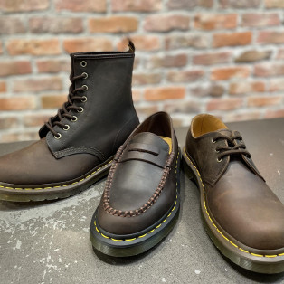 Dr.Martens DARK BROWN ブーツ