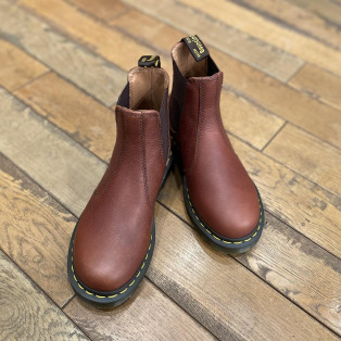 Dr. Marten ブラック KARMILLA ブーツ フロントジップ 厚底 Dr. Marten ブラック KARMILLA ブーツ フロントジップ 厚底