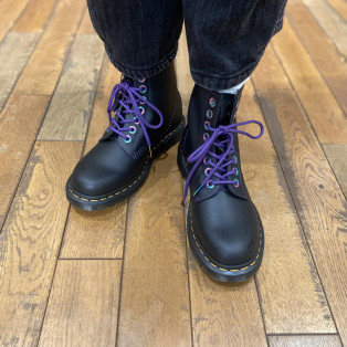 Dr.Martens 新作 1460 BT21 8 ホール ブーツ