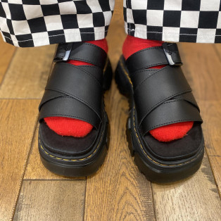 Dr.Martens 新作　MATTISON スライド サンダル