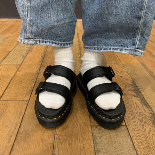 Dr.Martens 新作 MYLES スライド サンダル
