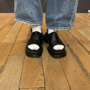Dr.Martens 新作 MAYBOLE OPEN TOE