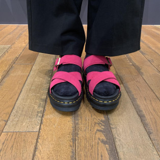 Dr.Martens 新作 VOSS II サンダル
