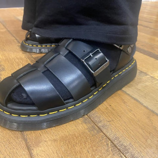 Dr.Martens 新作 GARIN サンダル
