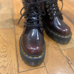 Dr.Martens 新作 JADON 8 ホール ブーツ