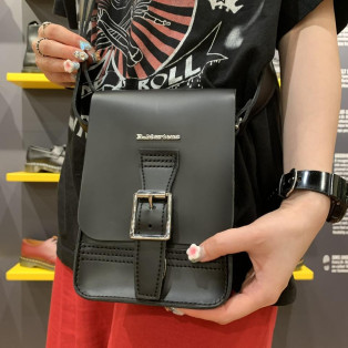 Dr.Martens ボックス クロスボディ バッグ