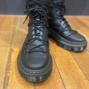Dr.Martens DMXL レース 8 ホール ブーツ
