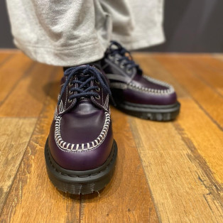 Dr.Martens 新作 LOWELL 4 ホール シューズ