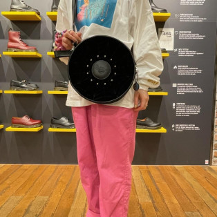 Dr.Martens 新作 WEDNESDAY ラウンド バックパック