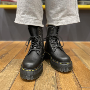 Dr.Martens JADON PISA 8 ホール ブーツ
