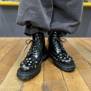Dr.Martens 新作 1460 ハードウェア 8 ホール ブーツ