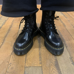 Dr.Martens JADON 8ホールブーツ