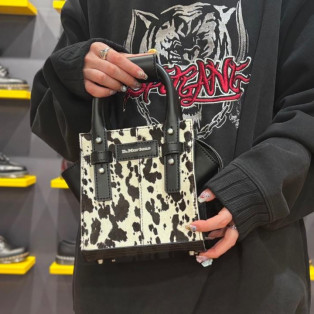 Dr.Martens 新作 エクストラ スモールトートバッグ