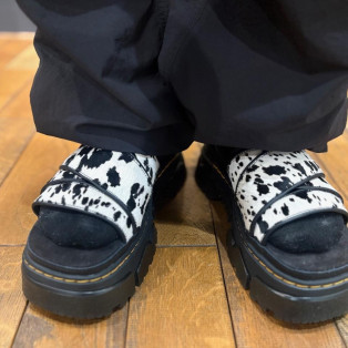 Dr.martens 新作 MATTISON スライド サンダル