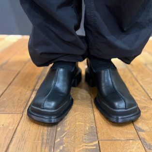 Dr.martens 新作　MAYBOLE ミュール