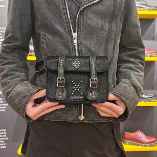 Dr.martens 新作　7インチ サッチェル バッグ