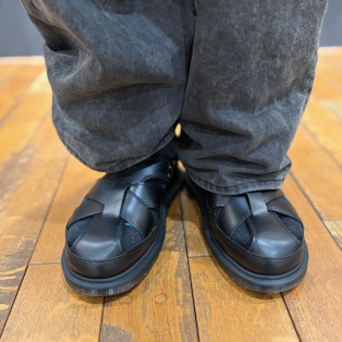 Dr.martens 新作 ARCHIVE サンダル