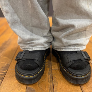 Dr.martens 新作　ZEBZAG サンダル