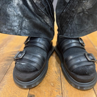 Dr.martens 新作　SAN 2 ストラップ サンダル