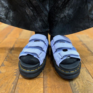 Dr.martens 新作　RAINE スライド サンダル