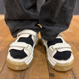 Dr.martens 新作　FORSTER II サンダル