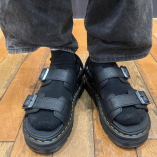 Dr.martens 新作　ZEBZAG サンダル