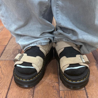 Dr.martens 新作　ZEBZAG サンダル