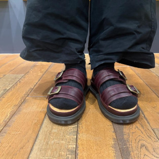Dr.martens 新作　SAN 2 ストラップ サンダル