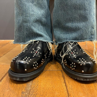 Dr.martens 新作　SAN STUD ミュール