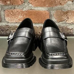 Dr.martens 新作　MAYBOLE バックル ローファー
