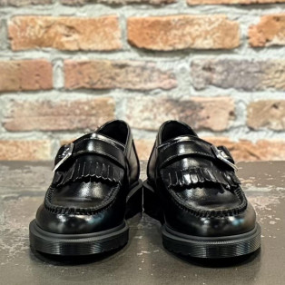 Dr.martens 新作 ADRIAN バックル ローファー