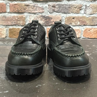 Dr.martens 新作　LOWELL 4 ホール シューズ