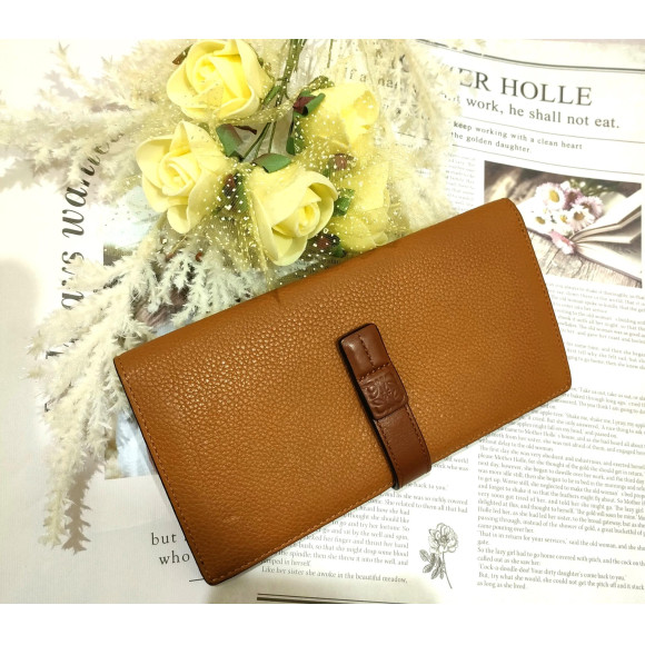 大人女性に人気な上質で飽きないデザインロエベ財布 | 大黒屋