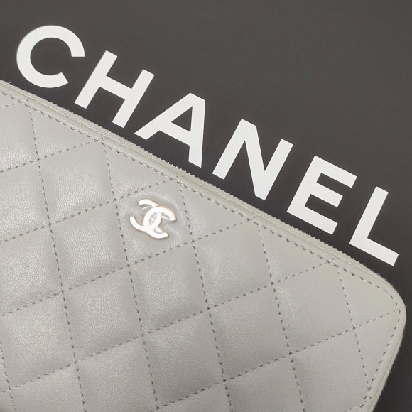 憧れのCHANELはお財布もかわいい♡ CHANEL ロングジップウォレット