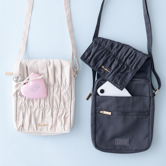 【NEW】クラシックフラワー トラベルサコッシュ