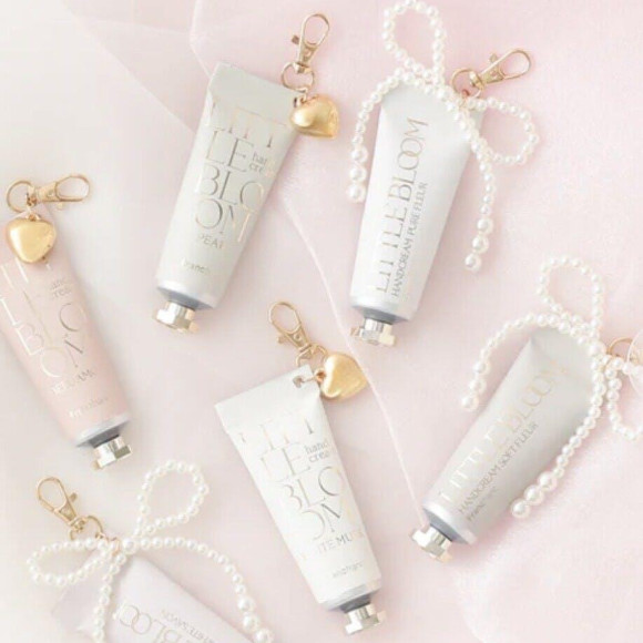 【★再入荷★人気商品★】リトルブルーム チャーム付きハンドクリーム