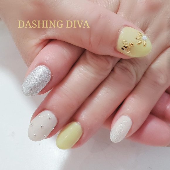 みつばちネイル