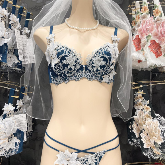 ワコール「サルート」新作入荷のお知らせ