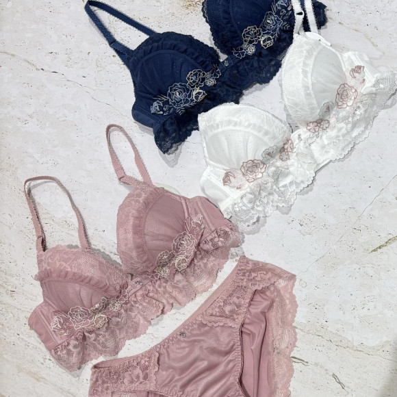 オリジナルL字ワイヤーブラの新作入荷のご紹介